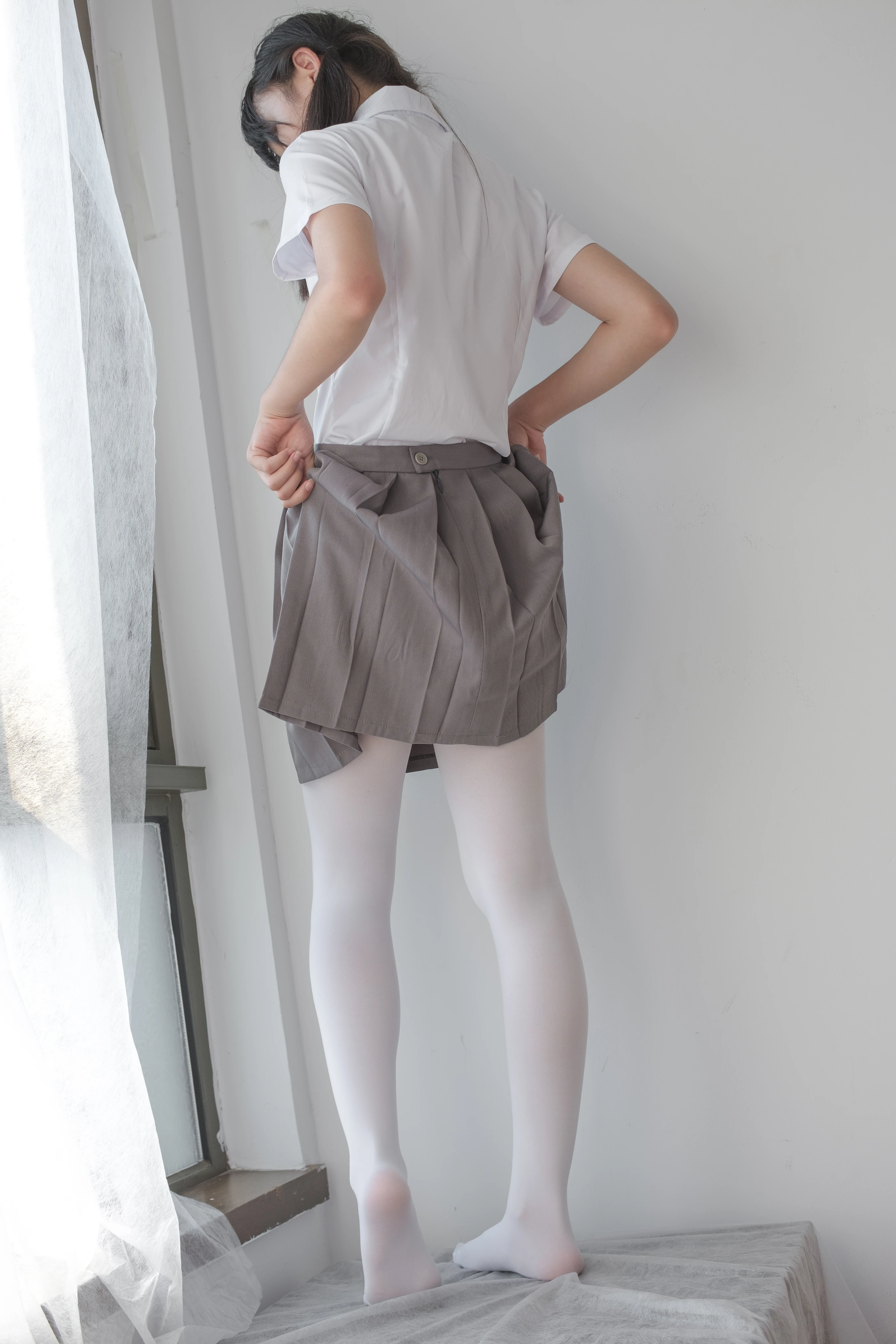 森萝财团 [BETA-029] 玩手机的白丝少女 [182P]插图9